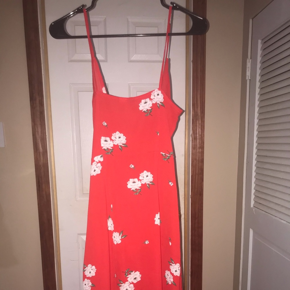 Red Floral Flowy High-low dress. Like New. - Picture 6 of 6